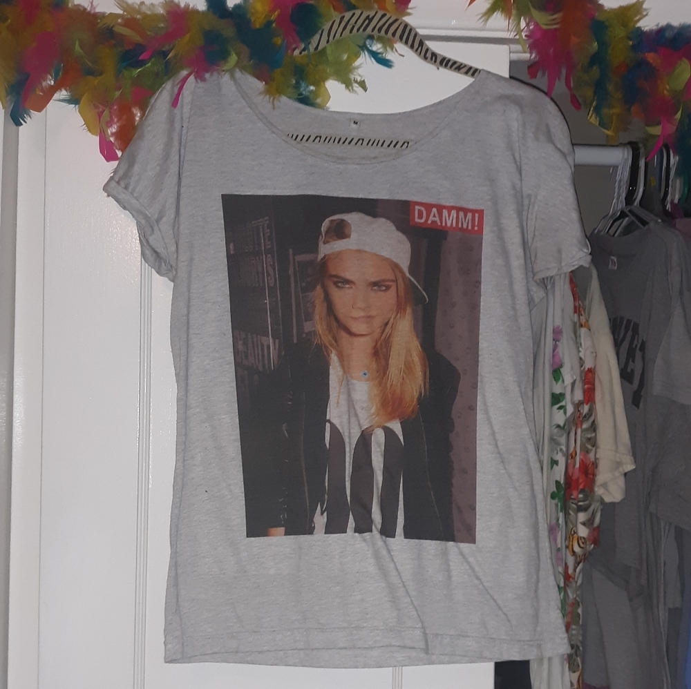 Cara Delevingne tshirt